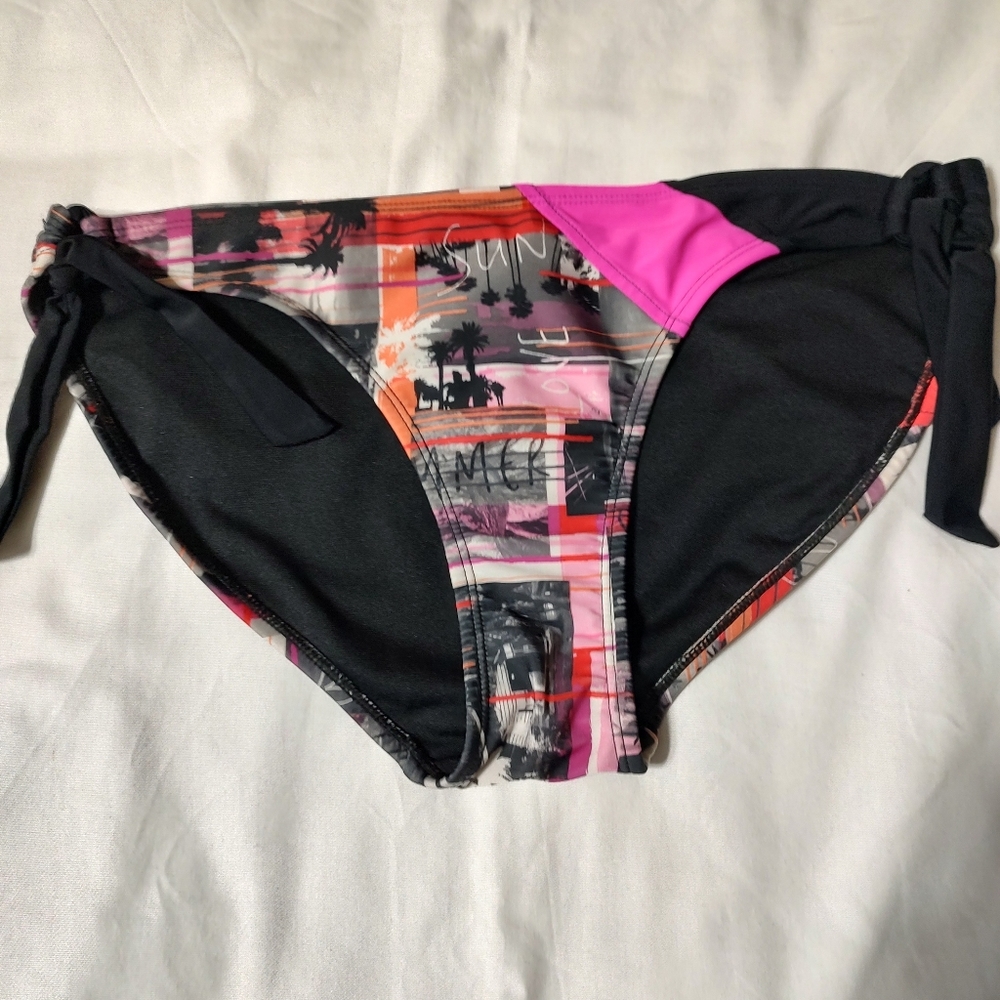 Bikini - Picture 5 of 7